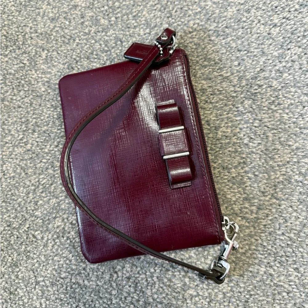 Coach Burgundy Leather Bow Accent Wristlet Bag Zip Closure Silver Hardware Women - Picture 4 of 4